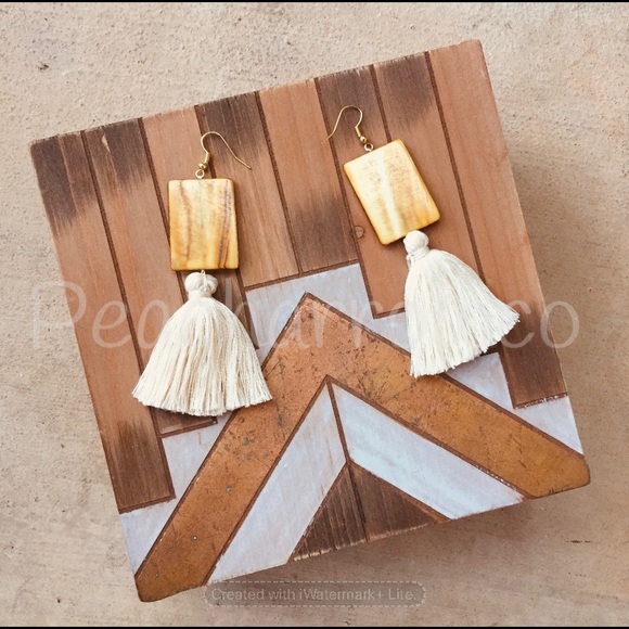 the KENI style handmade shell tassel earrings - Picture 2 of 4